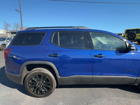 Used 2023 GMC Acadia SLE w/ Driver Convenience Package image 2