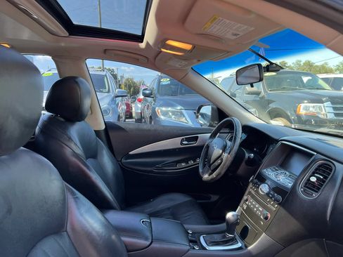 Used 2017 INFINITI QX50 AWD image 17