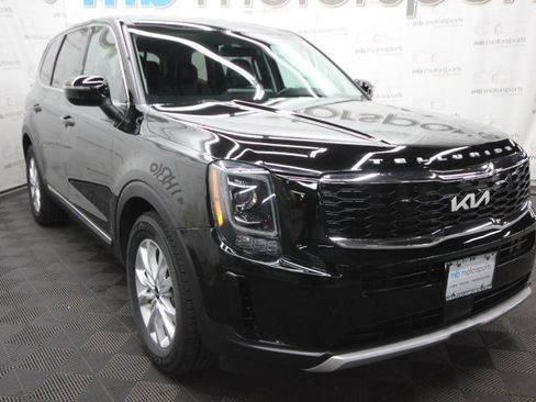 Used 2022 Kia Telluride LX image 11