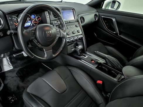 Used 2016 Nissan GT-R Premium AWD/4WD image 21