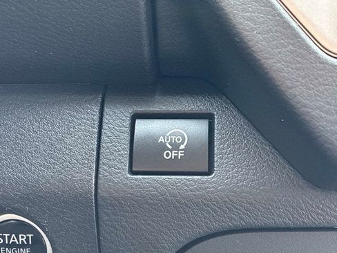 Used 2025 Nissan Frontier SV AWD/4WD image 26