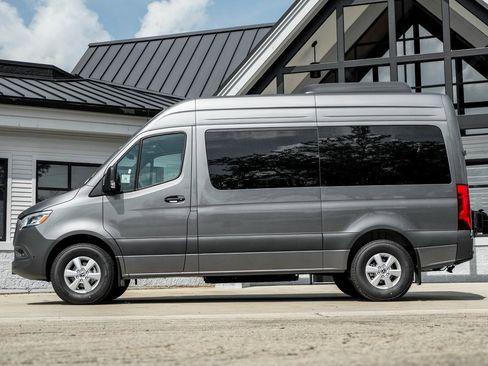 Used 2025 Mercedes-Benz Sprinter 2500 image 3