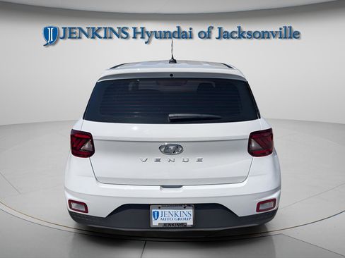 New 2025 Hyundai Venue SE image 4