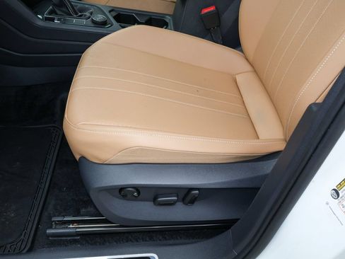 Used 2024 Volkswagen Tiguan SE R-Line AWD/4WD image 14