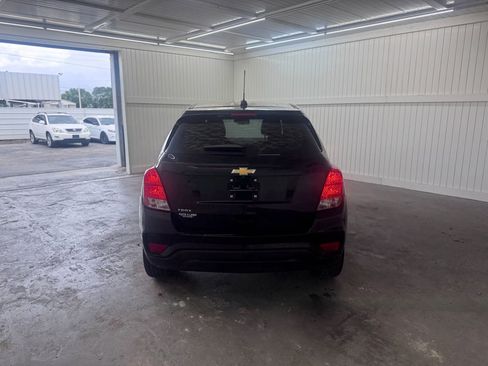 Used 2018 Chevrolet Trax LS FWD image 6