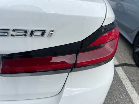 Used 2023 BMW 530i xDrive w/ Premium Package image 20