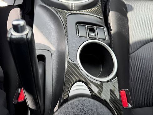 Used 2020 Nissan 370Z Coupe image 25