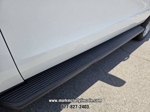 New 2027 Lincoln Navigator Premiere RWD image 7