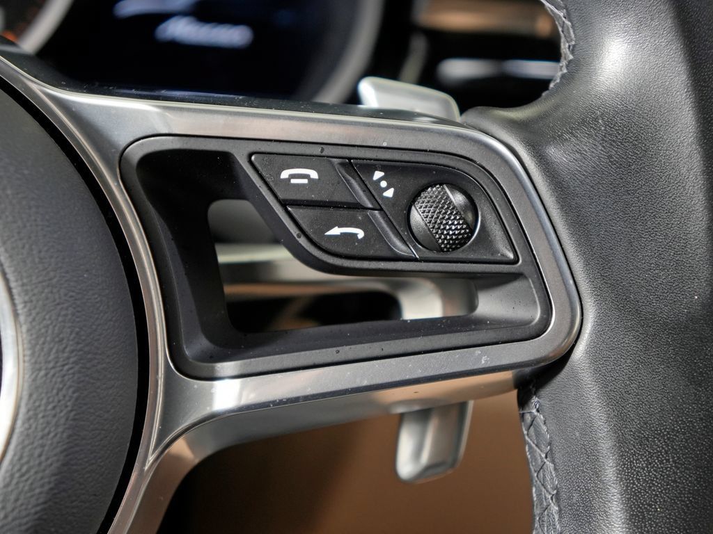 Certified 2021 Porsche Macan AWD/4WD image 29