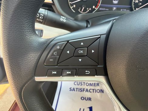 Used 2025 Nissan Altima 2.5 SV FWD image 16