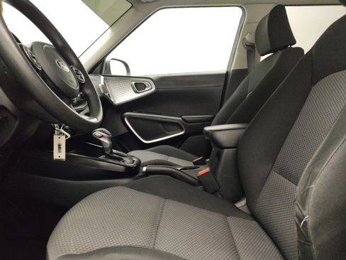 Used 2021 Kia Soul LX FWD image 17