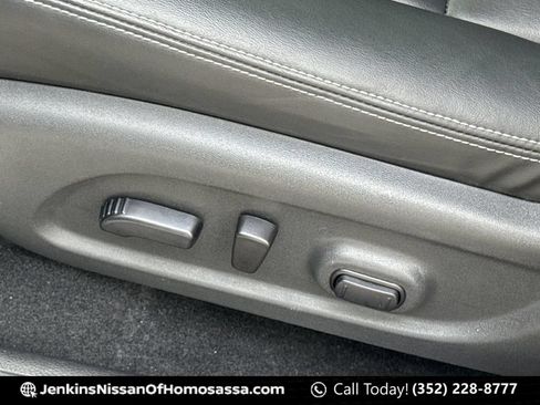 Certified 2023 Nissan Murano SV w/ SV Midnight Edition Package FWD image 22