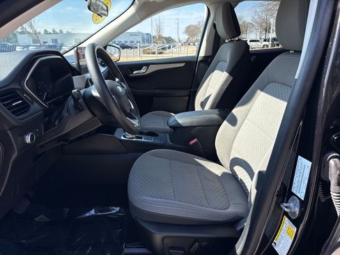 Used 2021 Ford Escape SE image 13