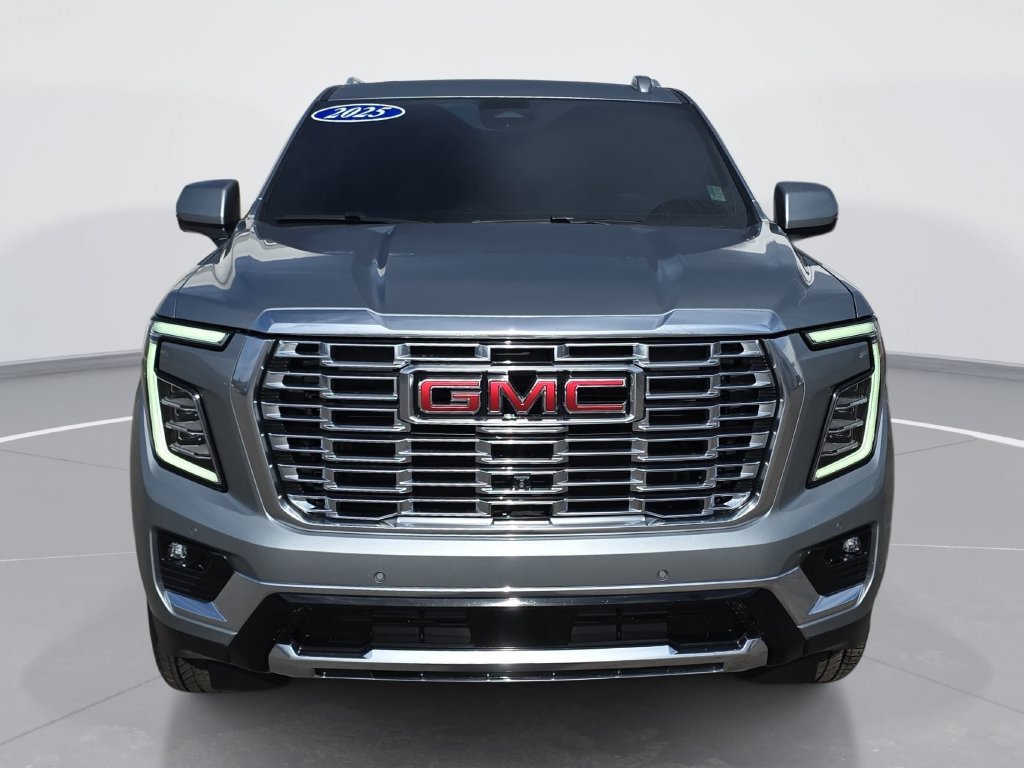 Used 2025 GMC Yukon Denali w/ Sun & Power Step Package AWD/4WD image 10