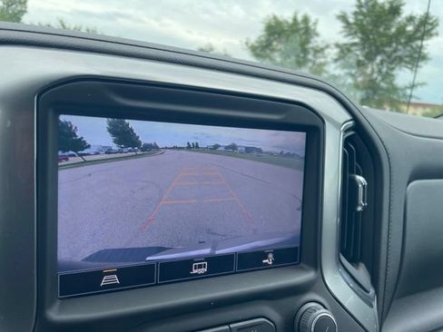 Used 2022 Chevrolet Silverado 1500 LTZ AWD/4WD image 9