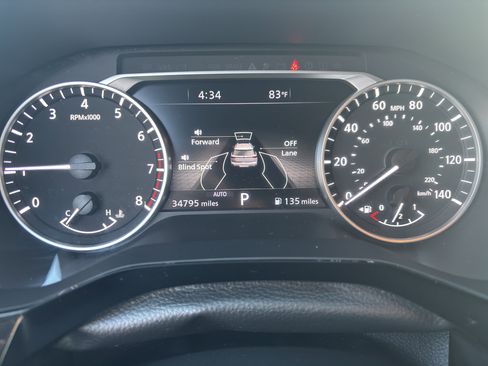 Used 2023 Nissan Pathfinder SL w/ Lighting Package (N92) image 29