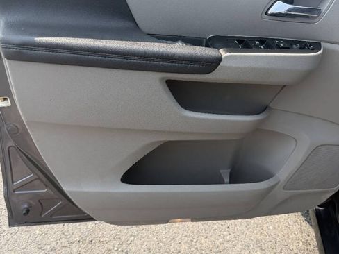 Used 2016 Honda Odyssey SE image 3