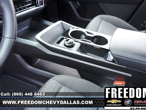 Certified 2026 Chevrolet Equinox LT FWD image 30