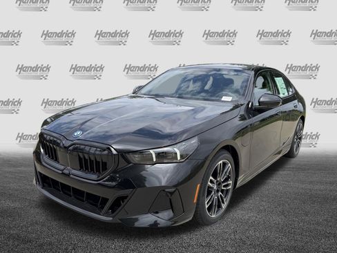 New 2027 BMW 550e xDrive w/ Executive Package AWD/4WD image 5