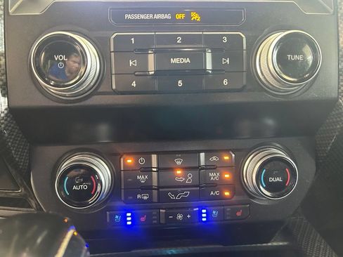 Used 2020 Ford F150 Lariat w/ Equipment Group 502A Luxury AWD/4WD image 56
