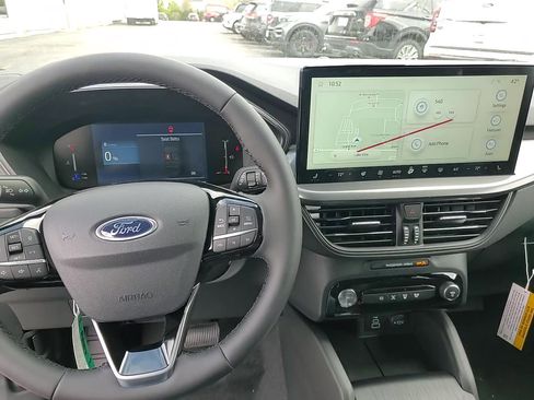 New 2024 Ford Escape SE image 25