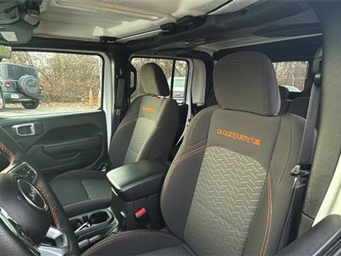 Used 2023 Jeep Gladiator Mojave w/ Cold Weather Group image 24