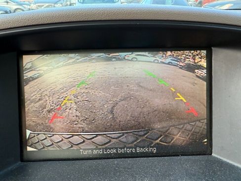 Used 2011 Nissan Pathfinder LE w/ Navigation Pkg image 19