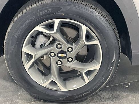 Used 2024 Chevrolet Trax LT FWD image 35