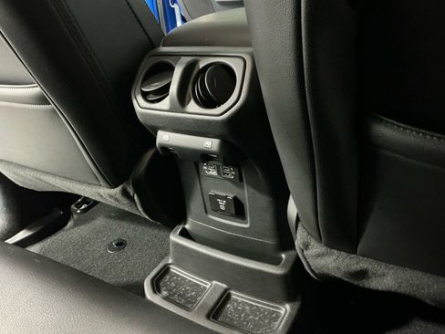 Used 2022 Jeep Wrangler Unlimited Sahara image 20