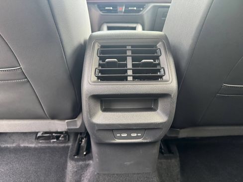 Used 2026 Volkswagen Tiguan SE AWD/4WD image 20