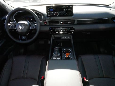 Used 2026 Honda Pilot Black Edition image 10