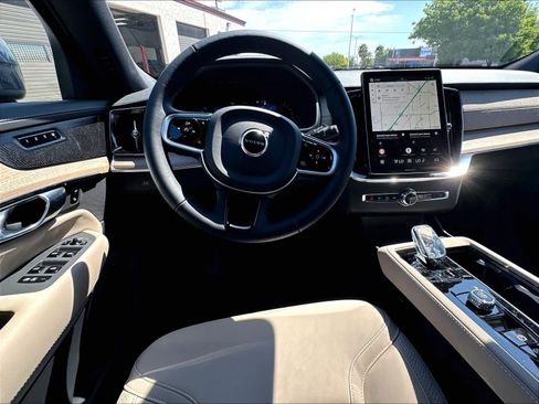 New 2026 Volvo XC90 B6 Plus w/ Protection Package Premier AWD/4WD image 15