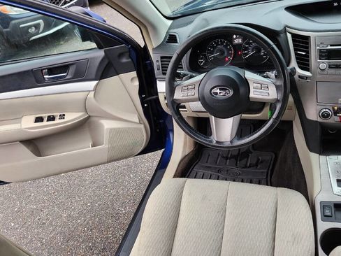 Used 2011 Subaru Outback 2.5i Premium w/ All-Weather Pkg image 32