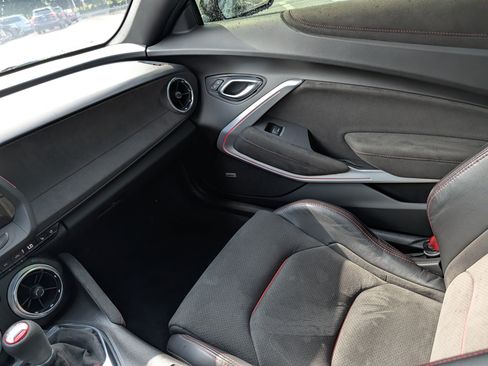 Used 2019 Chevrolet Camaro ZL1 RWD image 17