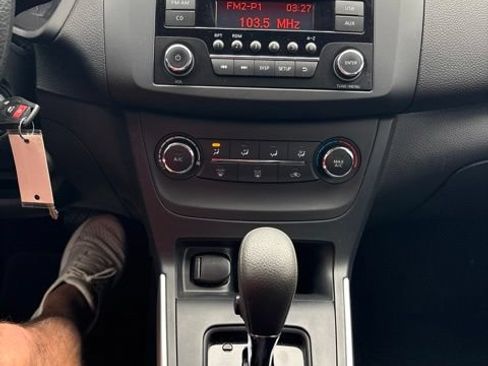 Certified 2017 Nissan Sentra S FWD image 10