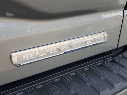 New 2025 GMC Sierra 1500 Elevation image 6