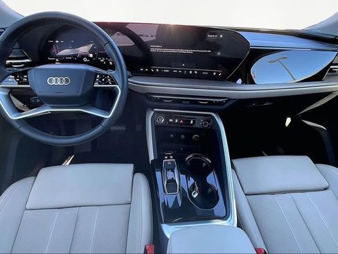 Used 2025 Audi Q5 2.0T Premium Plus w/ Premium Plus image 15