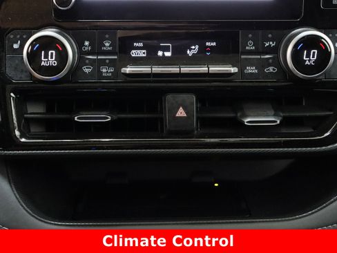 Certified 2024 Toyota Highlander XSE image 20