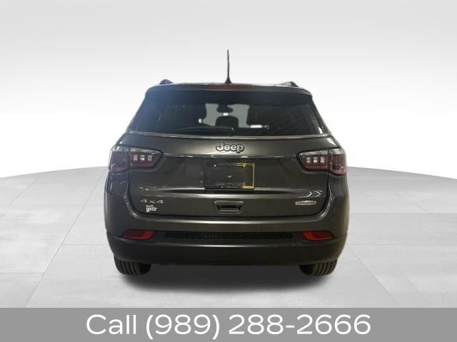 Used 2024 Jeep Compass Latitude AWD/4WD image 5