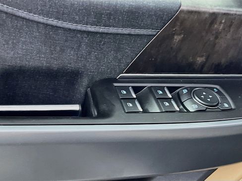 Used 2022 Ford F150 Lariat RWD image 17