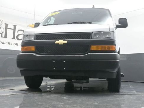 Used 2024 Chevrolet Express 3500 image 4