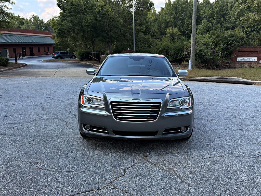 Used 2012 Chrysler 300 C Luxury Series w/ 19-Premium Speaker Group RWD image 2