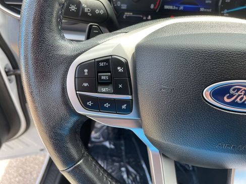 Used 2021 Ford Explorer XLT w/ Equipment Group 202A image 14