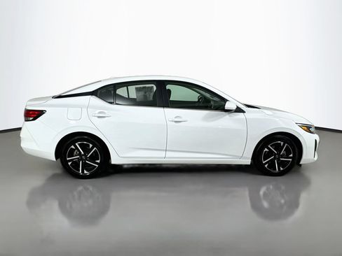 Used 2024 Nissan Sentra SV FWD image 8