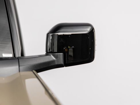 Used 2025 Ford Bronco Outer Banks AWD/4WD image 8
