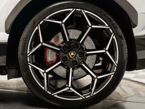 Used 2024 Lamborghini Urus Performante AWD/4WD image 11