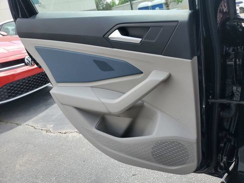New 2026 Volkswagen Jetta SE FWD image 12