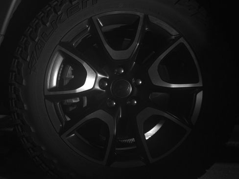 Used 2025 Jeep Compass Trailhawk image 12