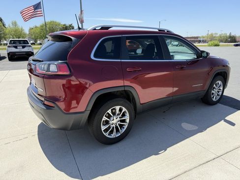 Used 2019 Jeep Cherokee Latitude Plus w/ Cold Weather Group AWD/4WD image 8