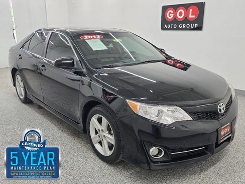 Used 2013 Toyota Camry SE FWD image 1